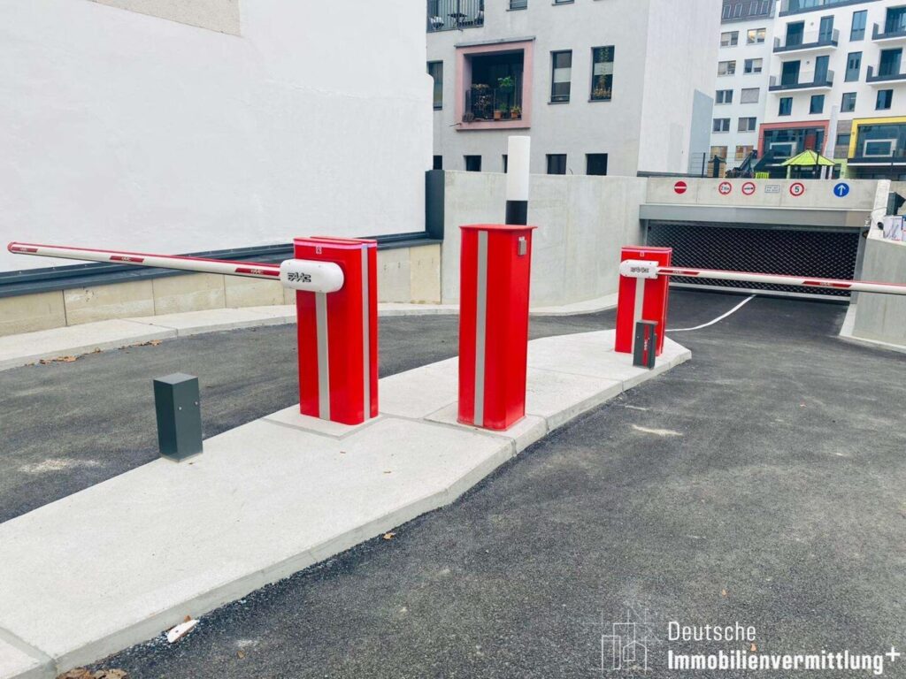 Tiefgarageneinfahrt