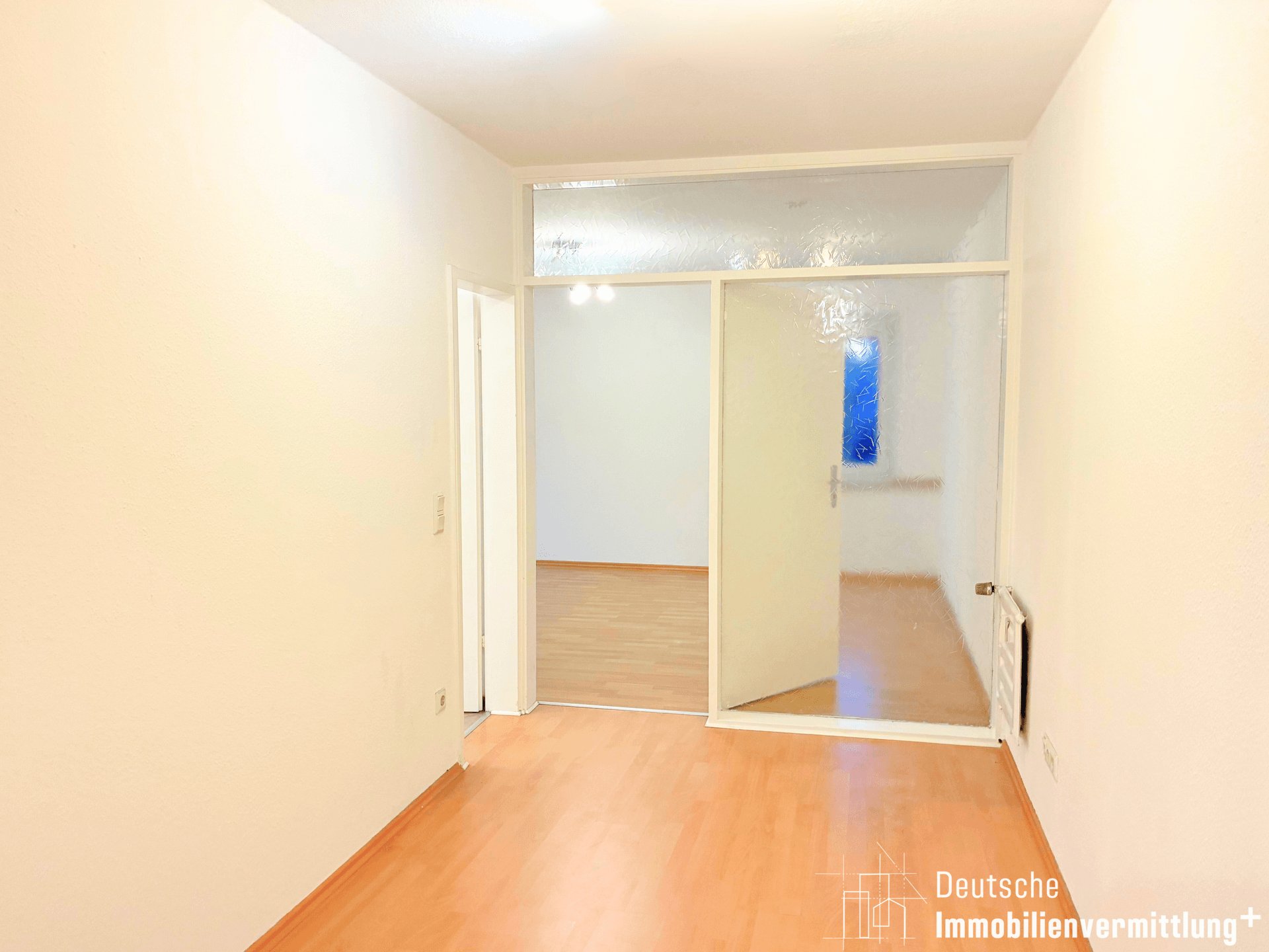 Mehr über den Artikel erfahren Attraktive 3,5-Zimmer-Wohnung mit Balkon im Schlafzimmer!