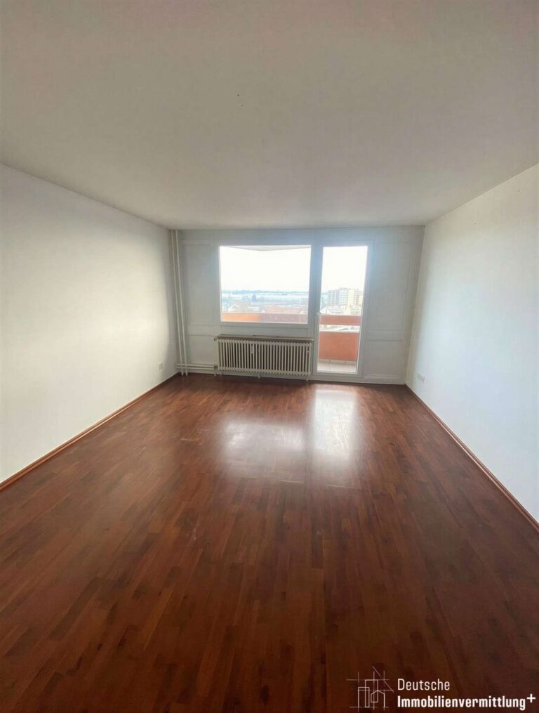 Wohnzimmer + Balkon