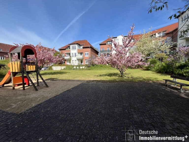 Außenanlage - Spielplatz