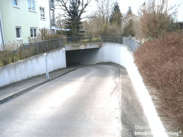 Mehr über den Artikel erfahren ***Tiefgaragenstellplatz zu vermieten***