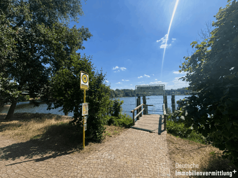 Wassertaxi an der Glienicker Lake