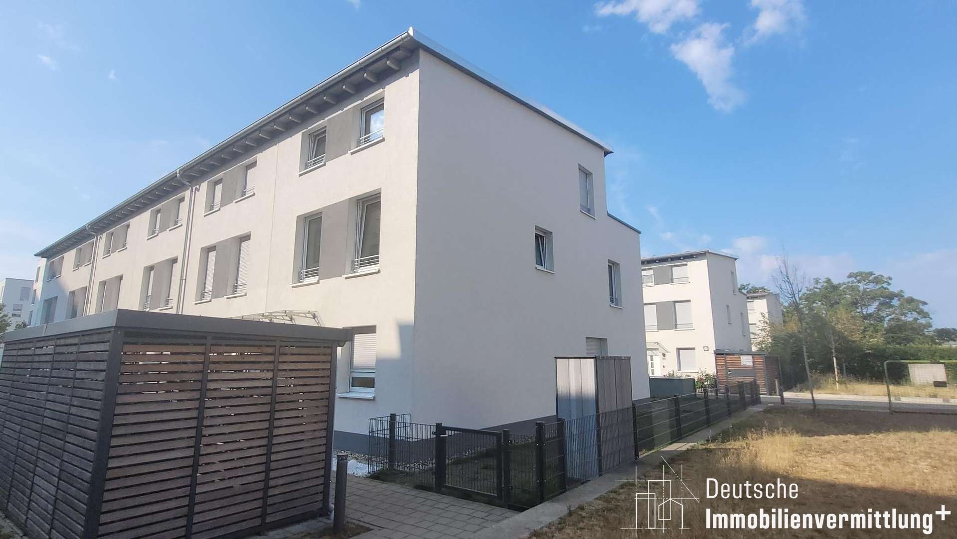 Mehr über den Artikel erfahren Modernes Haus mit 5,5 Zimmern und Tiefgaragenstellplatz