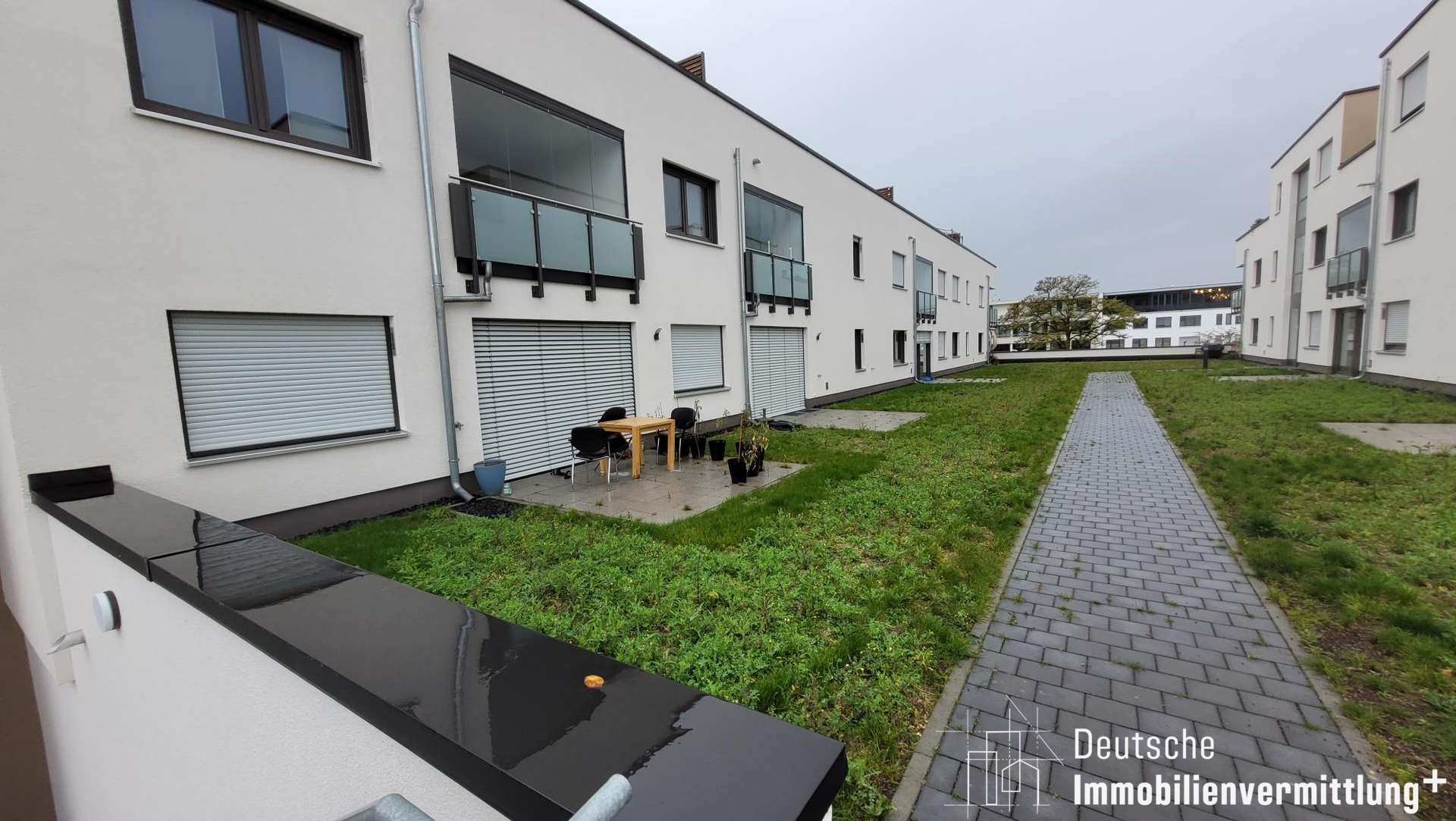 Mehr über den Artikel erfahren Moderne 2-Zimmer Wohnung im Neubau mit Keller und Tiefgaragenstellplatz