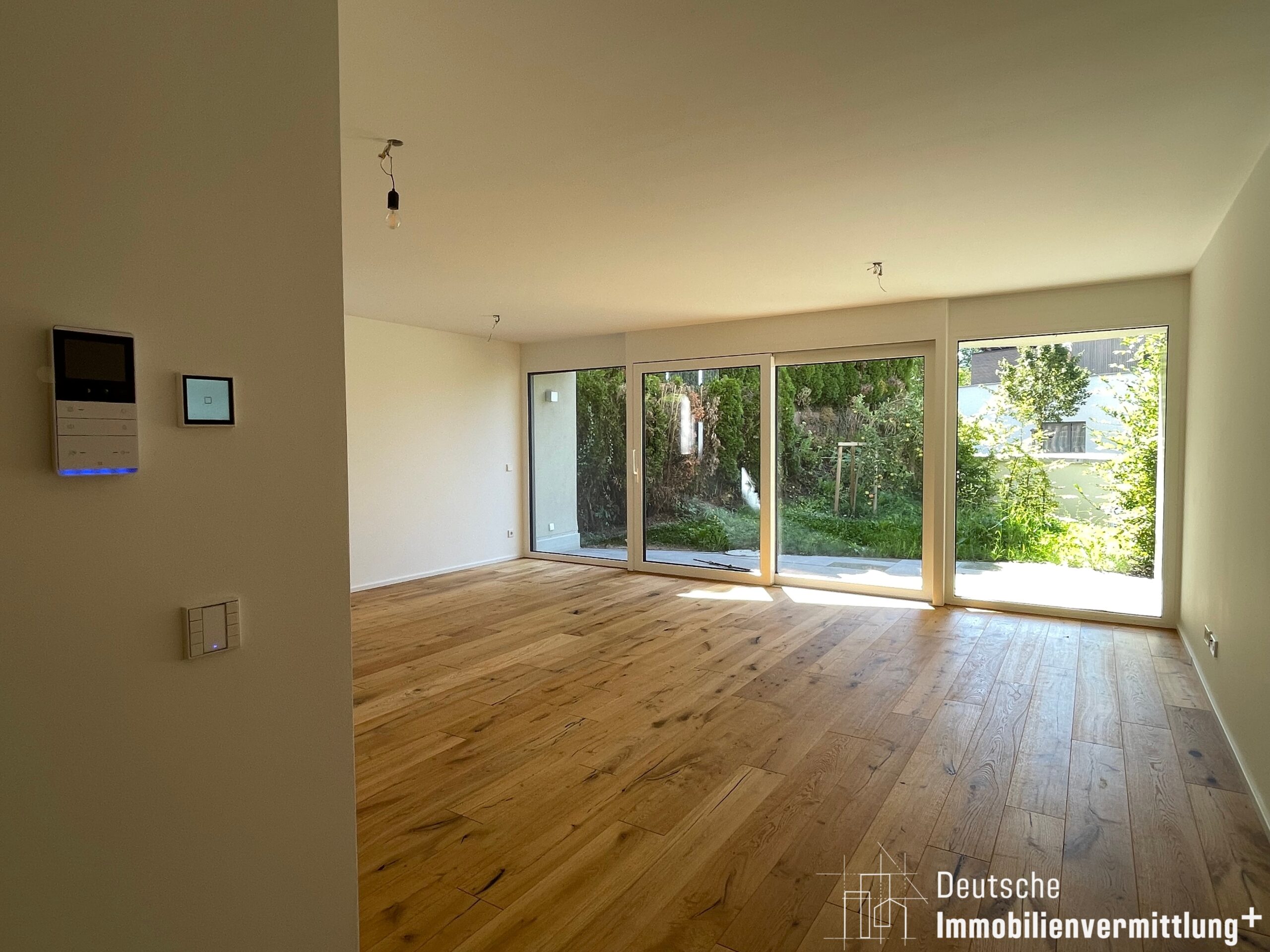 Mehr über den Artikel erfahren Hochwertige 3-Zimmer-Neubauwohnung mit eigenem Gartenanteil
