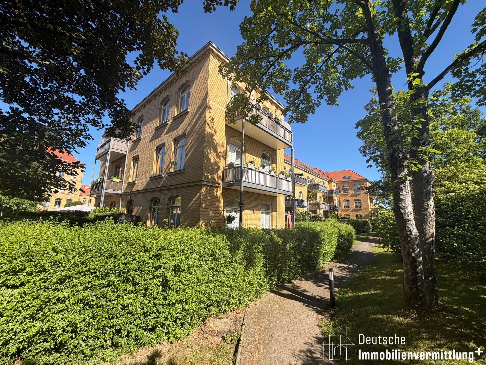 Mehr über den Artikel erfahren Bezugsfrei!! 4 Zimmer-Wohntraum im Dachgeschoss mit Sauna!!
