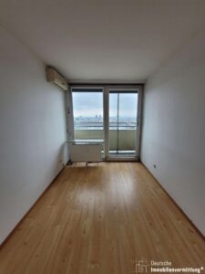 Zimmer mit Balkon