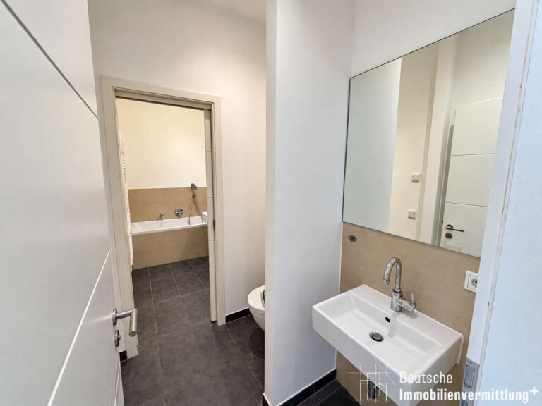 008_Waschbecken und Toilette separat